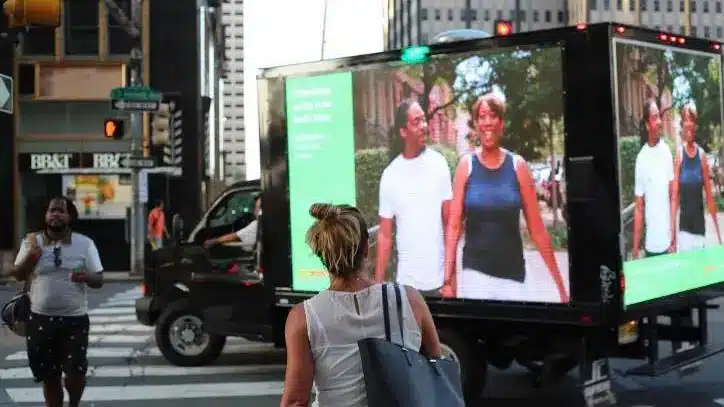 led truck advertising : holiday shoppers