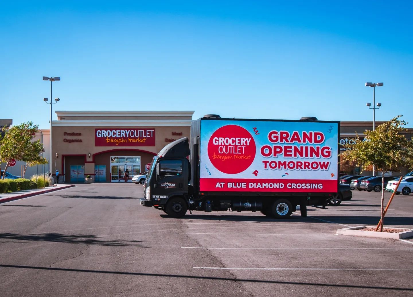 digital mobile billboard truck advertising - led